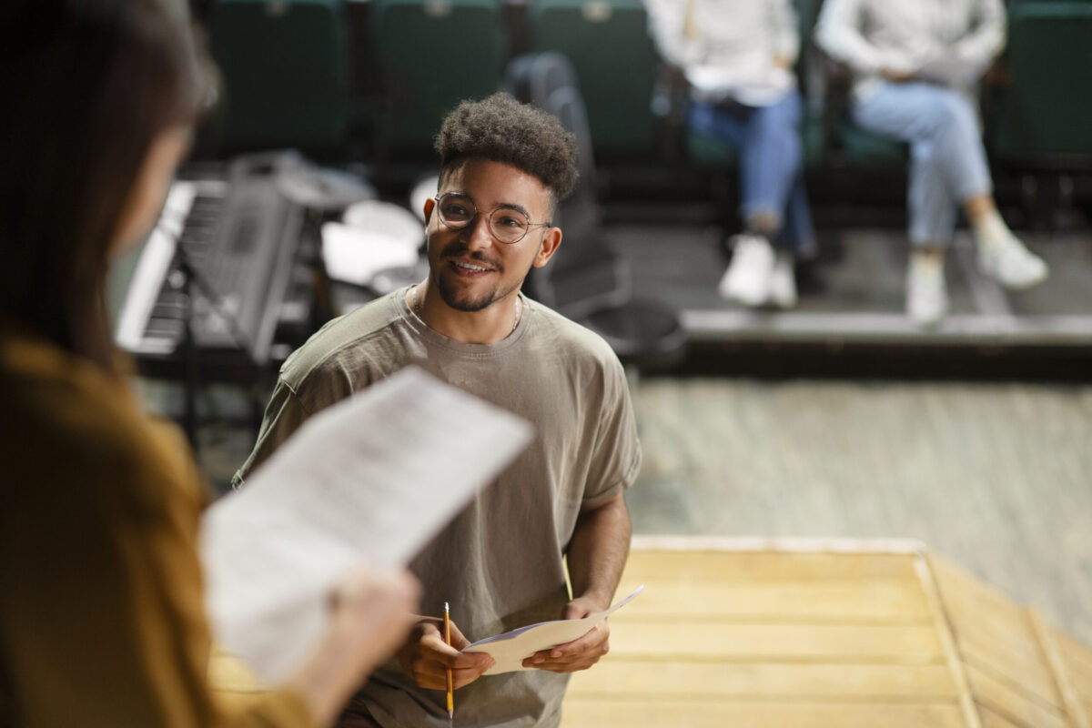 L&rsquo;ABC du théâtre : Les bases essentielles pour apprendre à jouer | Guide écrit